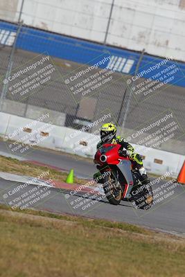 media/Nov-26-2022-Fastrack Riders (Sat) [[b001e85eef]]/Level 1/Session 3 Outside Turn 9/